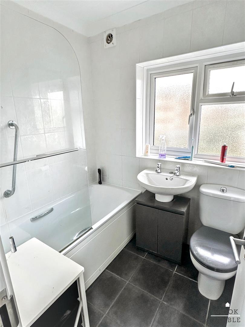 3 Bedroom House. Faygate Road in Eastbourne,  12